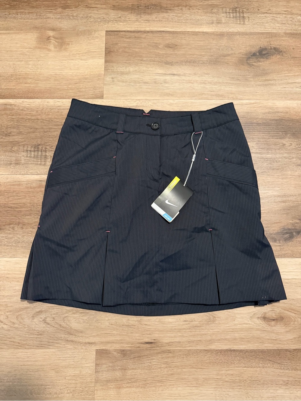 NWT NIKE GOLF Women's Dri-Fit Golf Pin Stripe Skort Skirt Size 4 Black Grey